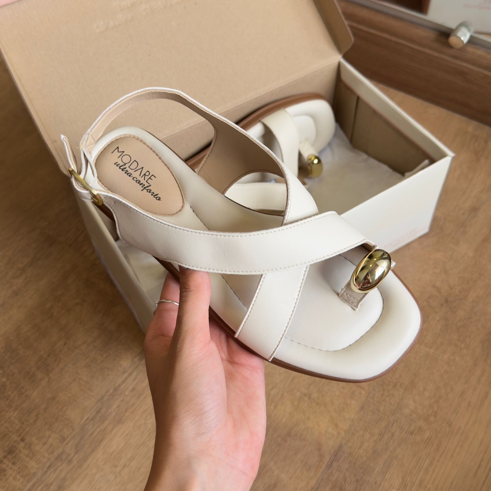 Sandália Modare Rasteirinha Tiras Cruzadas 7212.106